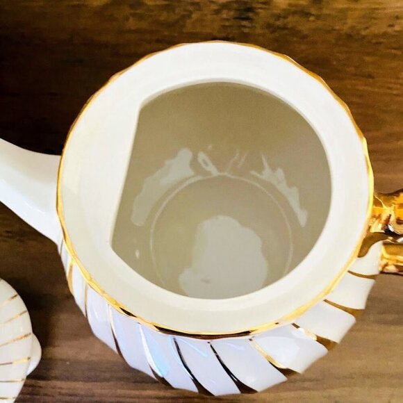 Vintage Sadler Porcelain Teapot Cream and Gold Swirl 1940s - Picture 3 of 10